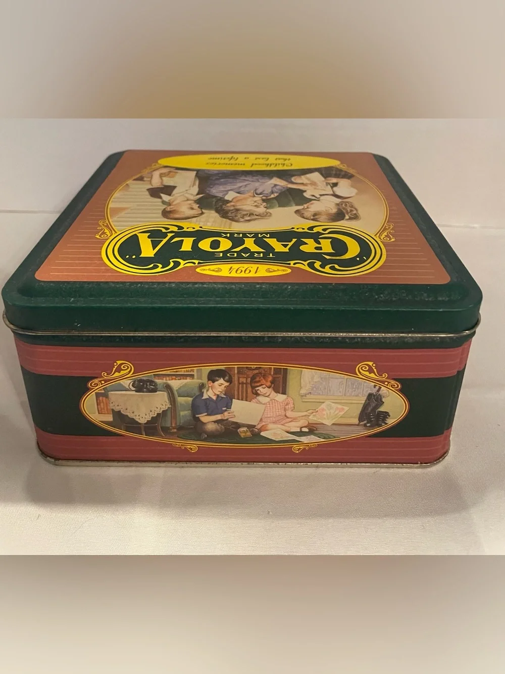 Vintage 1994 Crayola Collectible Tin – “Childhood Memories That Last a Lifetime”